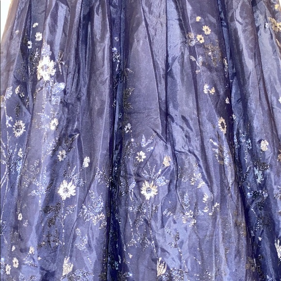 Floor length formal dress - Picture 5 of 7